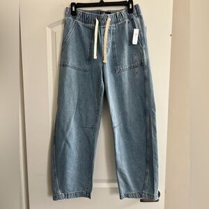 NWT GAP Light Wash Super Soft Pull-On Barrel Drawstring Jeans